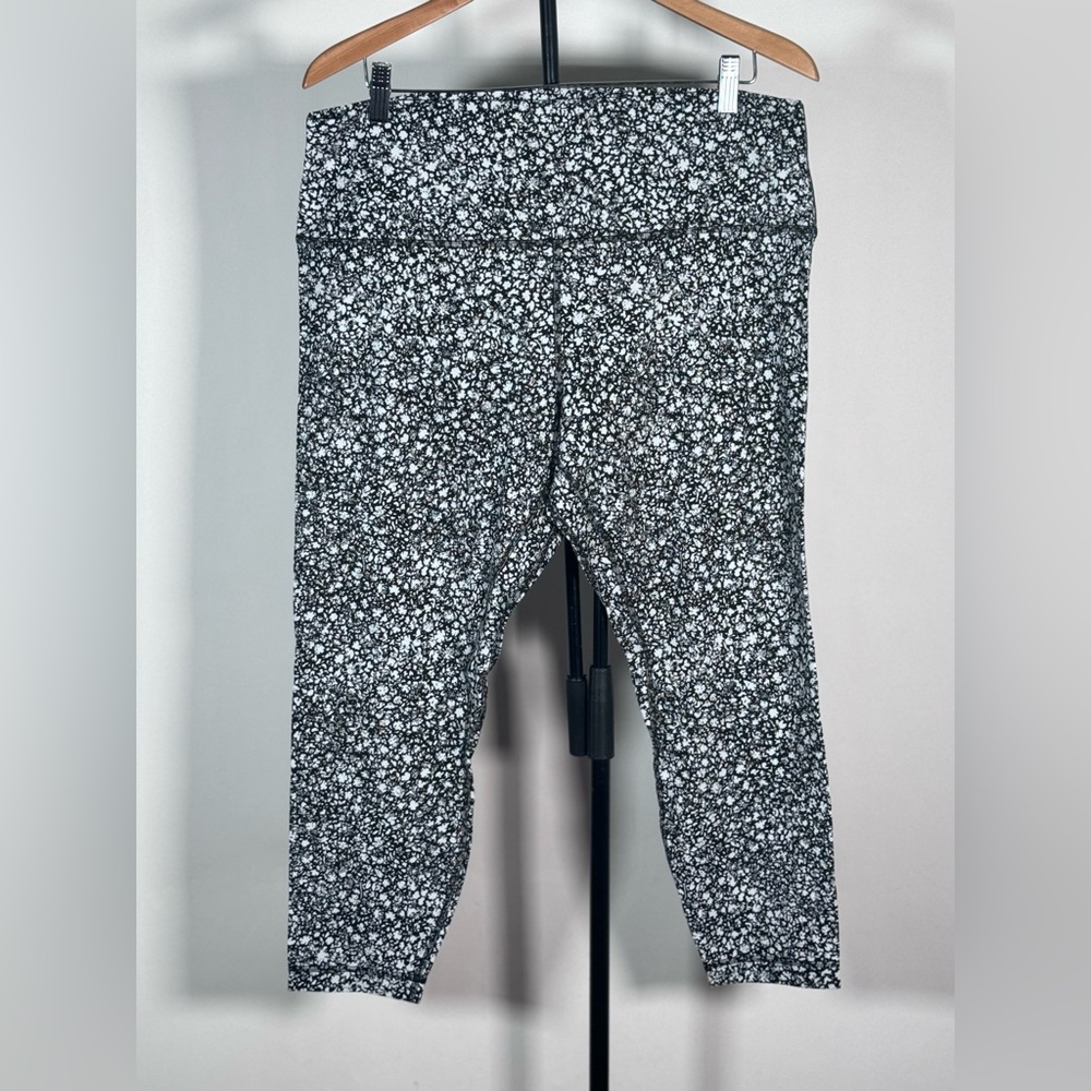 NWOT Lululemon Align High-Rise Pant 25" Venture Floral Alpine White Black - Picture 6 of 10